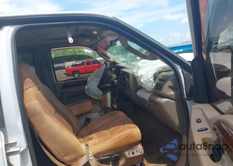 2003 Ford F-250 Lariat/Xl/Xlt из США, поврежденный, VIN 1FTNW20S93EB68261